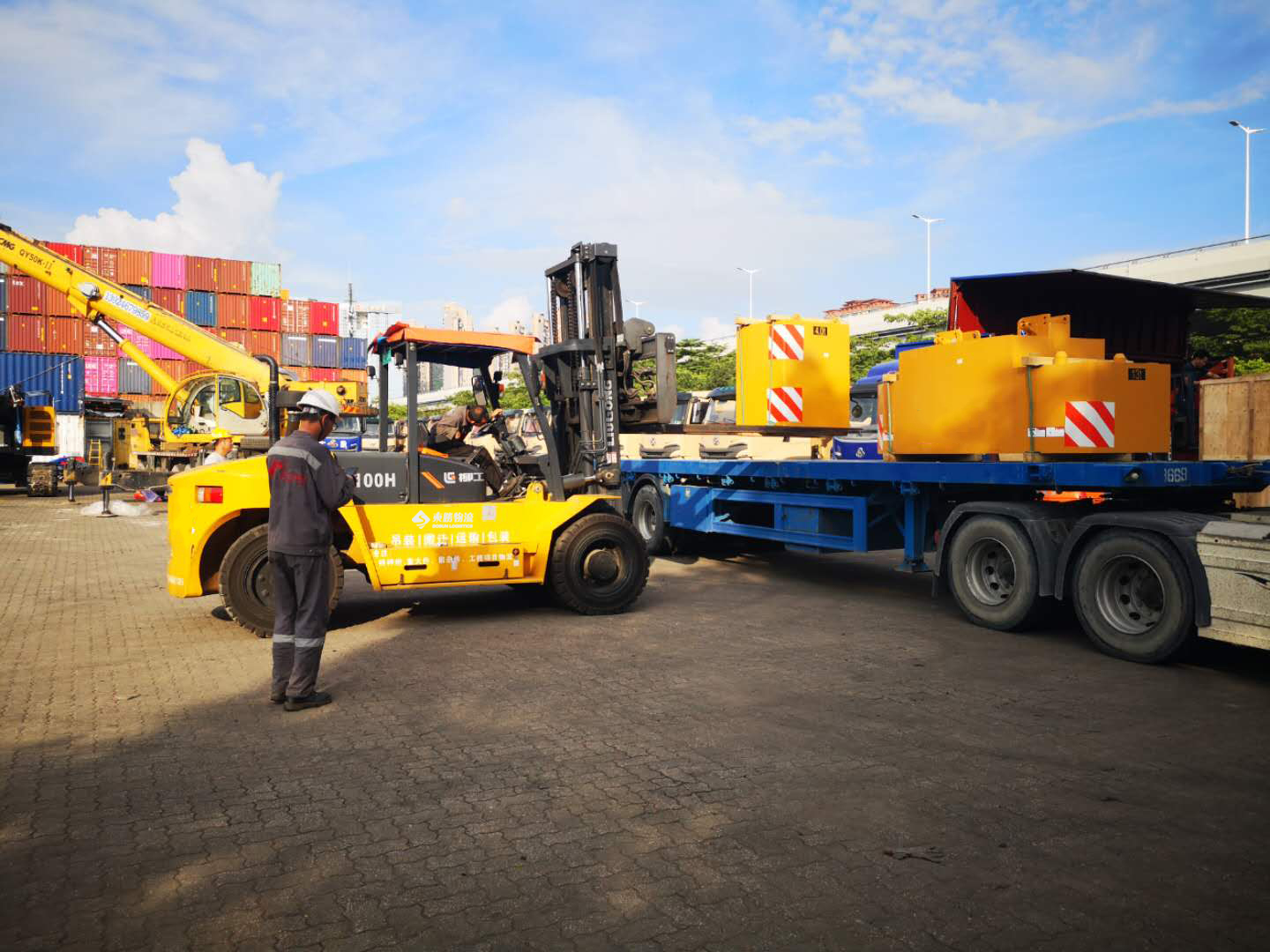 廣州發貨到香港運輸價格，廣州到香港貨運專線公司，深圳中港平板車運輸案例圖